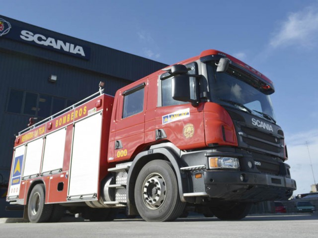 Ancap adquiere camión de bomberos Scania