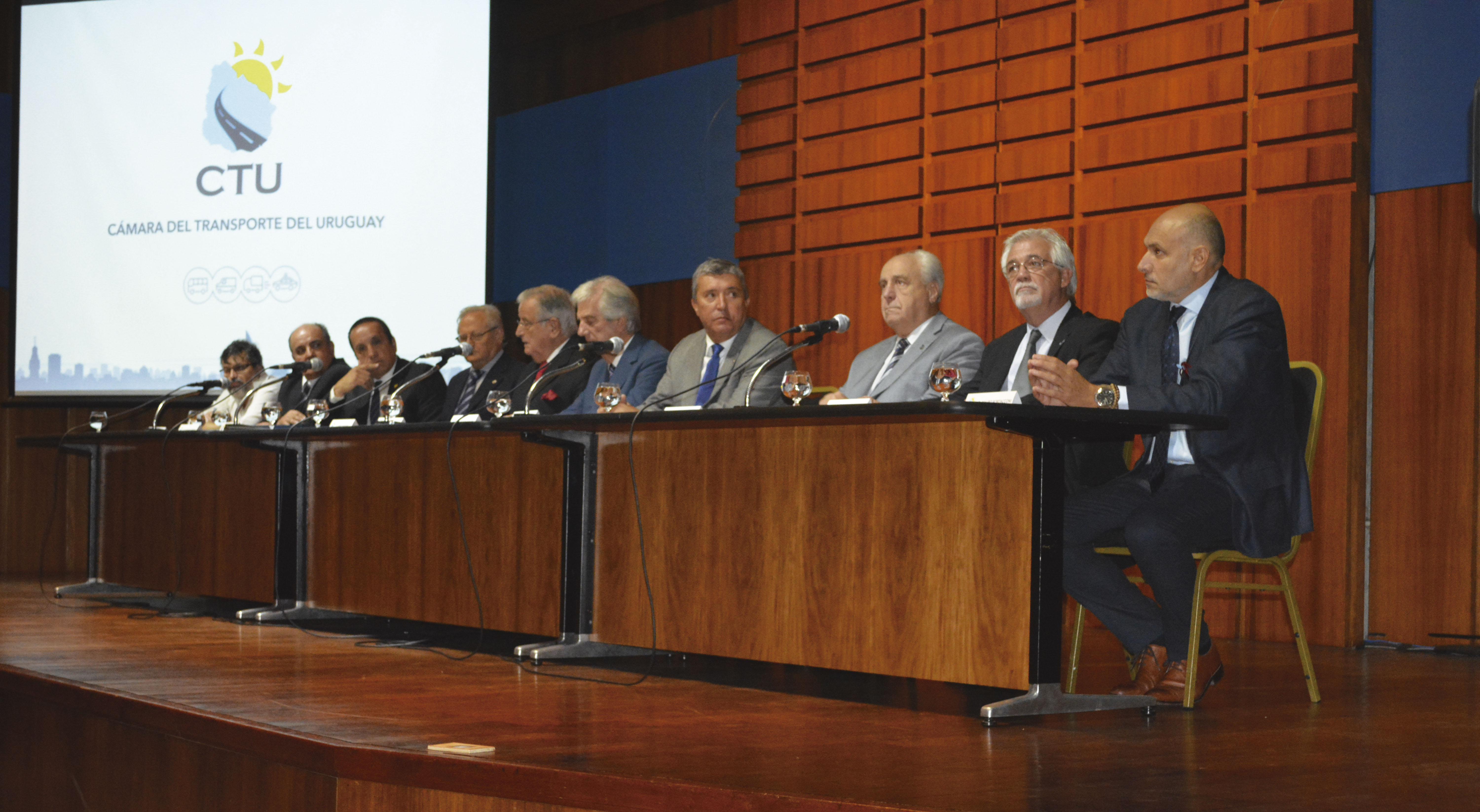 Homenaje a Julio César Sánchez Padilla