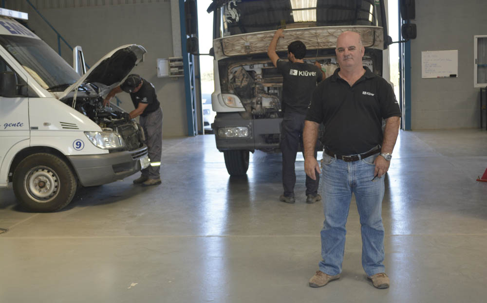 AUTOLIDER en Mercedes: Leandro Urdangarín: “Atendemos desde las Sprinter ambulancias hasta los camiones Actros forestales”