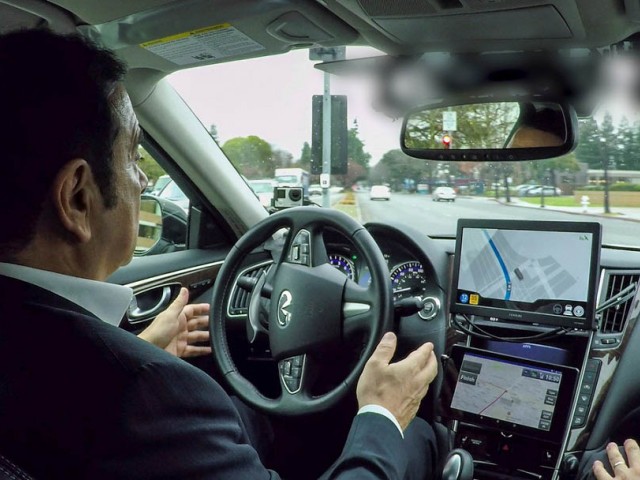 Nissan conversa con Bill Russo, experto en la industria automotriz, acerca del impacto de la conducción autónoma y los vehículos inteligentes