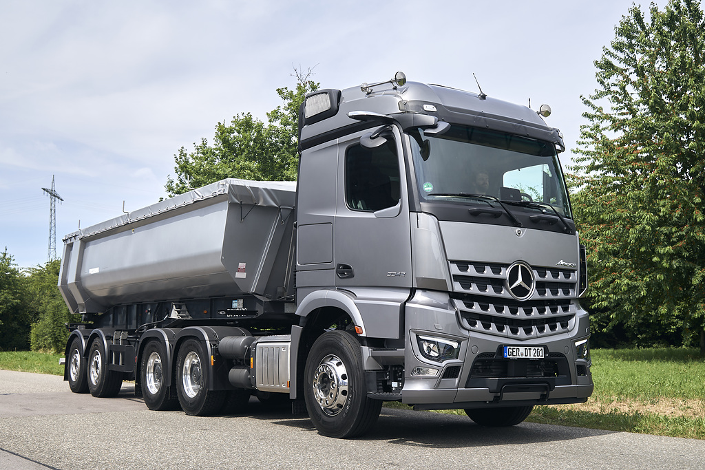 Mercedes-Benz Trucks präsentiert auf der bauma 2022 maßgeschneiderte integrierte Lösungen für den Bauverkehr At the bauma 2022 trade show Mercedes-Benz Trucks to showcase customized, integrated solutions for construction transport 