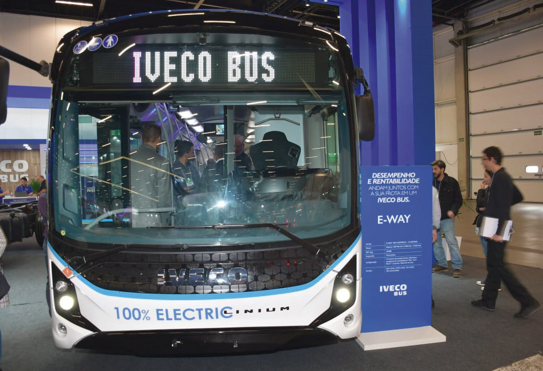 Transporte Carretero - Representantes de marcas de buses con novedades