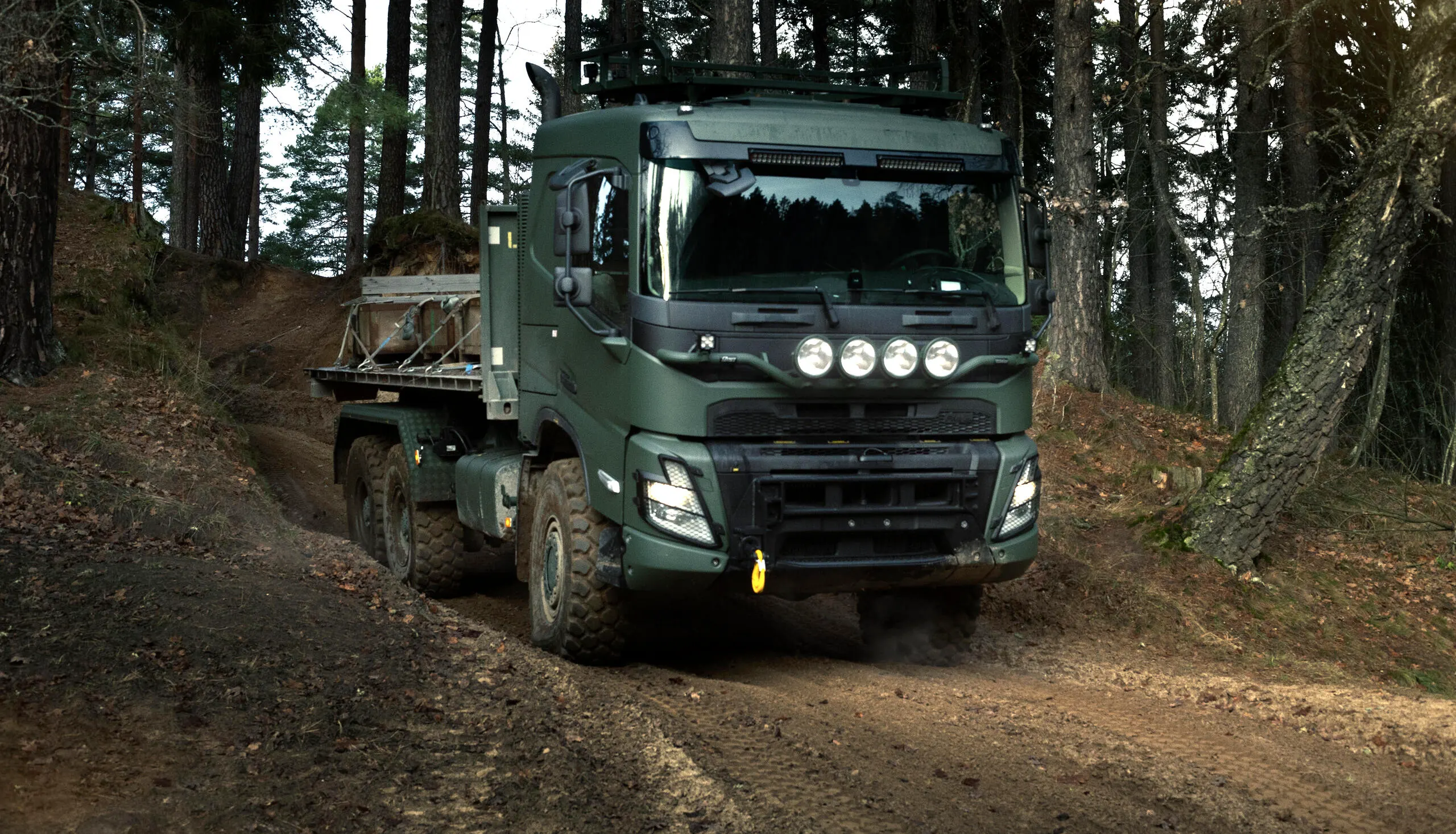 Volvo Defense firma un acuerdo marco de 7 años para entregas de camiones logísticos a Estonia y Letonia