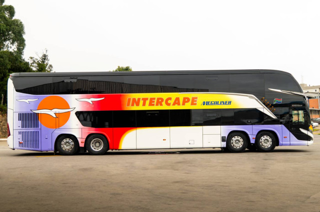 MARCOPOLO lanza el primer autobús de dos pisos con volante a la derecha y cuatro ejes del mundo MARCOPOLO lanza el primer autobús de dos pisos con volante a la derecha y cuatro ejes del mundo