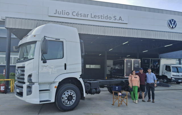 VOLKSWAGEN - Gustavo Karachev VOLKSWAGEN - Gustavo Karachev