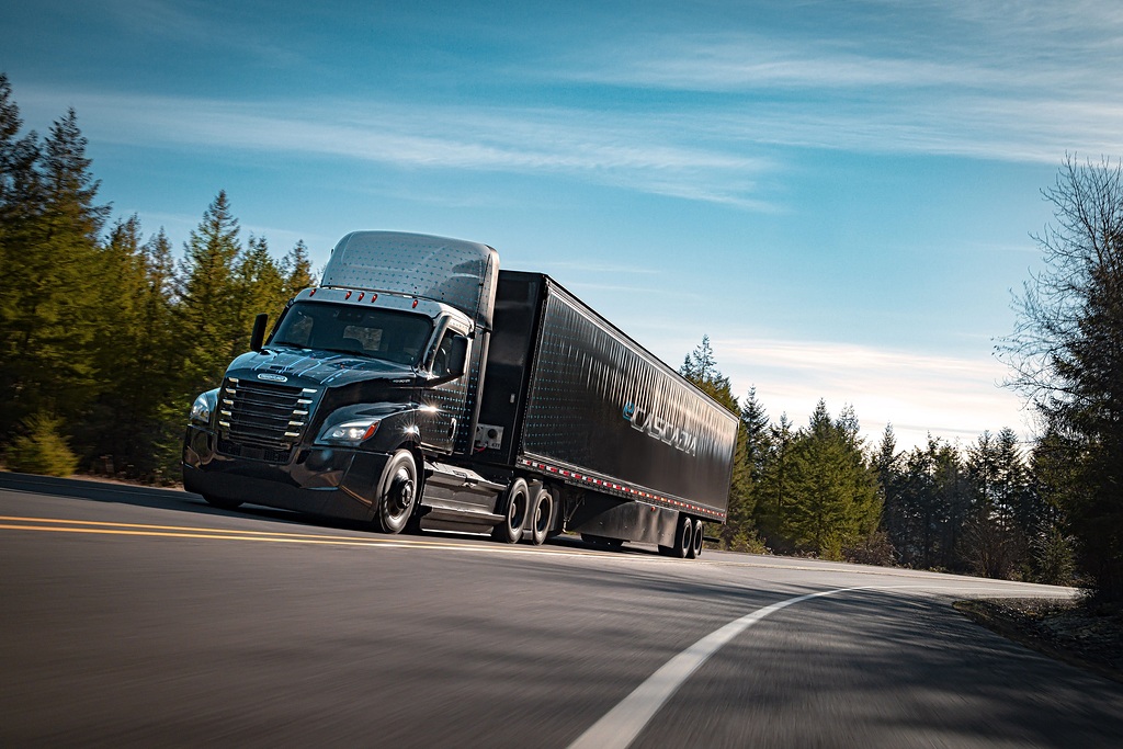 El Freightliner eCascadia totalmente eléctrico de Daimler Truck probado en un millón de millas entra en producción en serie en América del Norte
