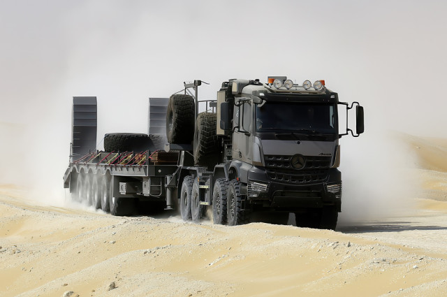 Cartera de la A a la Z: Daimler Truck presenta sus series de camiones Mercedes-Benz Arocs y Zetros en el World Defense Show Cartera de la A a la Z: Daimler Truck presenta sus series de camiones Mercedes-Benz Arocs y Zetros en el World Defense Show