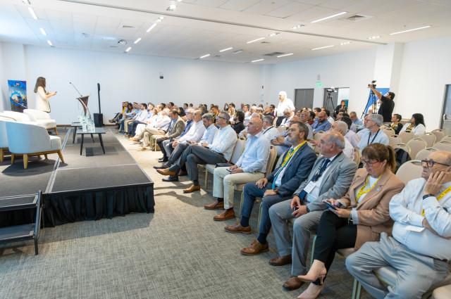 Resumen del Foro PASAJEROS 2025: hacia un transporte más sostenible, integrado y centrado en el pasajero Resumen del Foro PASAJEROS 2025: hacia un transporte más sostenible, integrado y centrado en el pasajero