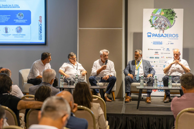 FORO PASAJEROS: Transporte metropolitano: integrar el sistema y volver a poner al pasajero en el centro FORO PASAJEROS: Transporte metropolitano: integrar el sistema y volver a poner al pasajero en el centro