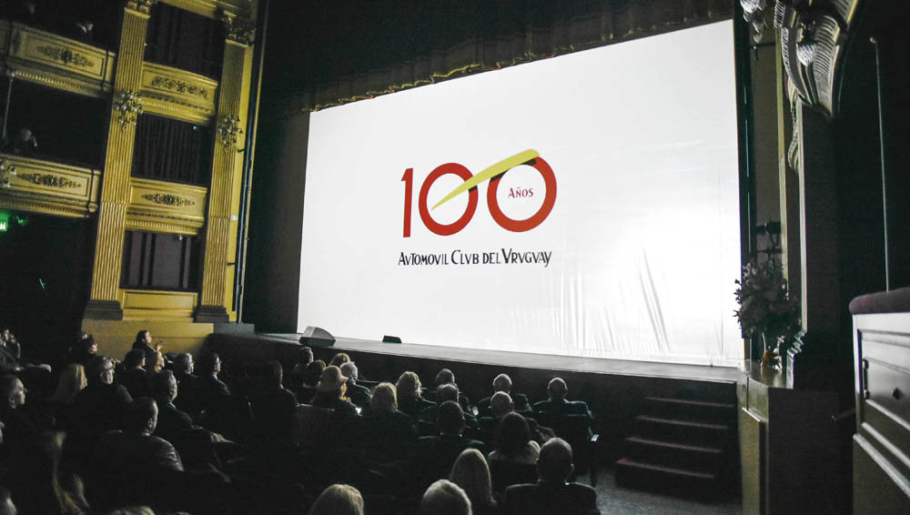 Automóvil Club del Uruguay celebró el centenario de su fundación con  una gala en el Teatro Solís