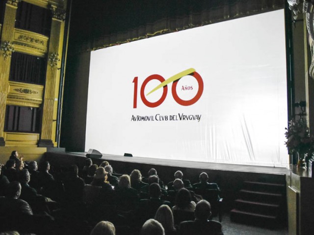 Automóvil Club del Uruguay celebró el centenario de su fundación con  una gala en el Teatro Solís