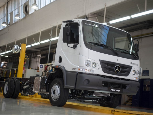 Mercedes-Benz Camiones suma dos nuevos modelos a su producción en la Argentina
