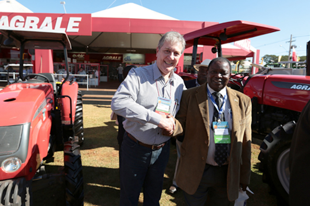 Agrale suministrará 320 tractores para Zimbabue
