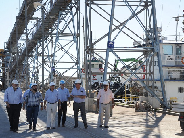 Autoridades portuarias de Bolivia interesadas en sacar carga por puertos de Nueva Palmira y Fray Bentos