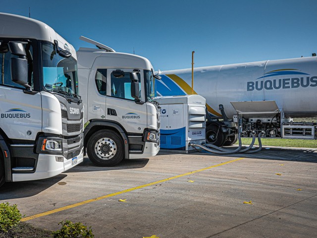 Integración vertical sustentable: BUQUEBUS adquirió camiones SCANIA a GNL