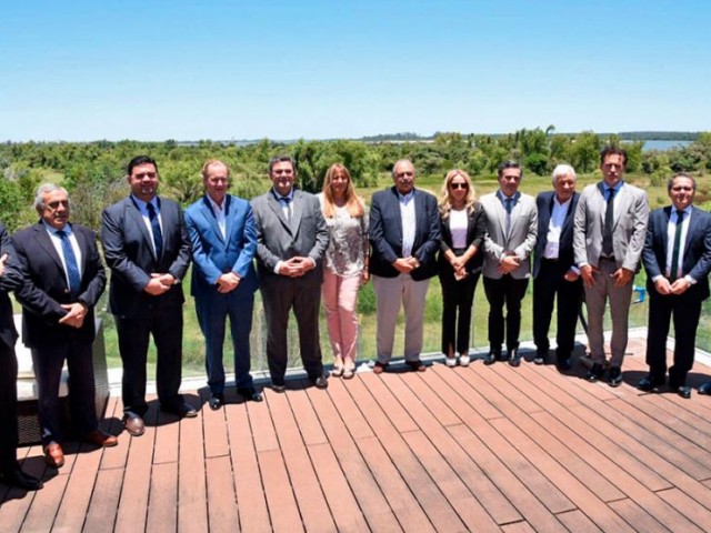 CARU adjudicó trabajos de dragado para mantenimiento en el río Uruguay