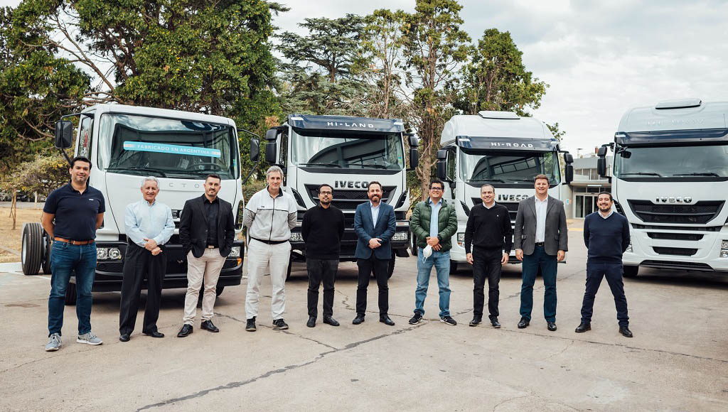 Con presencia de Transporte Carretero, IVECO recibió en su planta de Córdoba a representantes de la marca en América Latina