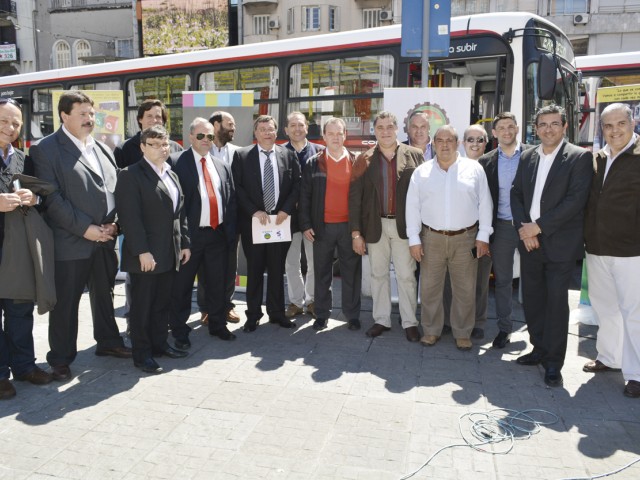 COETC presentó los primeros ómnibus Euro 5 en Montevideo