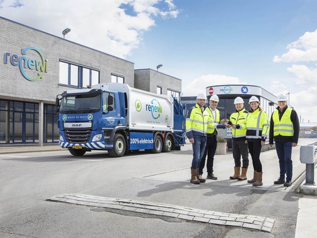 Renewi pone en marcha el primer DAF 6x2 CF Electric con recolector de carga trasera de los Países Bajos