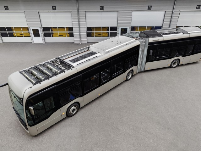 Daimler Buses ofrecerá vehículos neutros en CO2 en todos los segmentos para 2030: estrategia de doble vía basada en baterías e hidrógeno