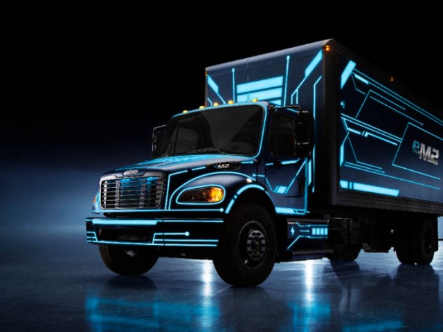 Daimler Trucks North America abre pedidos para Freightliner eCascadia y eM2 totalmente eléctricos
