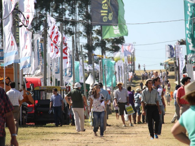 Inauguración Expo Activa: Aguerre anunció modificación de ley de riego y nuevo sistema de información geográfica