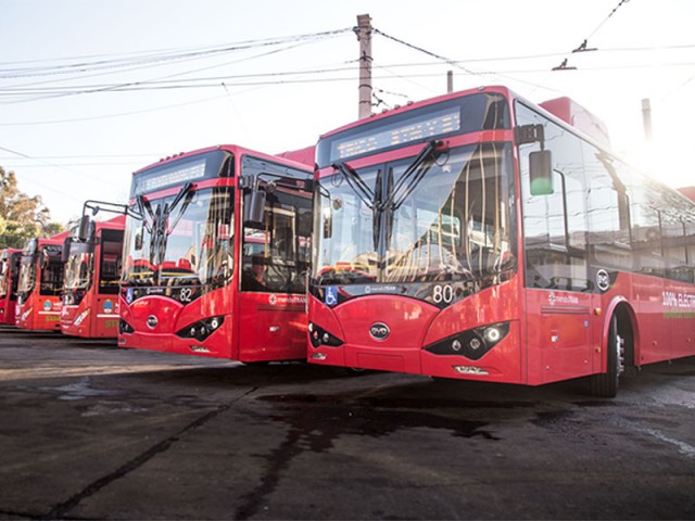 Flota_de_autobuses_electricos_BYD_en_las_instalaciones_de_STM