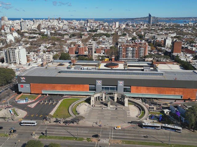 Foto_Tres_Cruces_Shopping