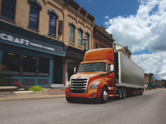 Freightliner Cascadia y M2 reconocidos por sus altos valores residuales en World of Concrete