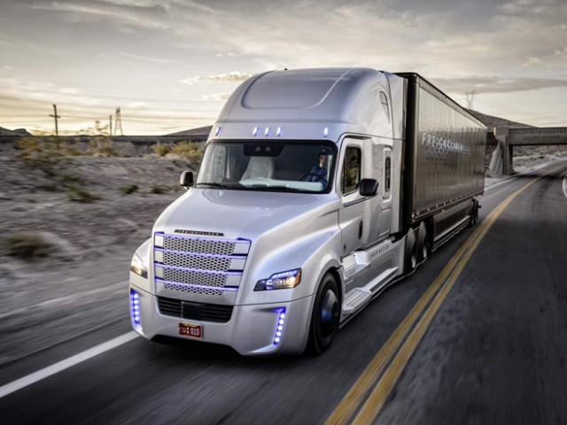 Freightliner Inspiration Truck es el primer camión de manejo autónomo en el mundo con licencia