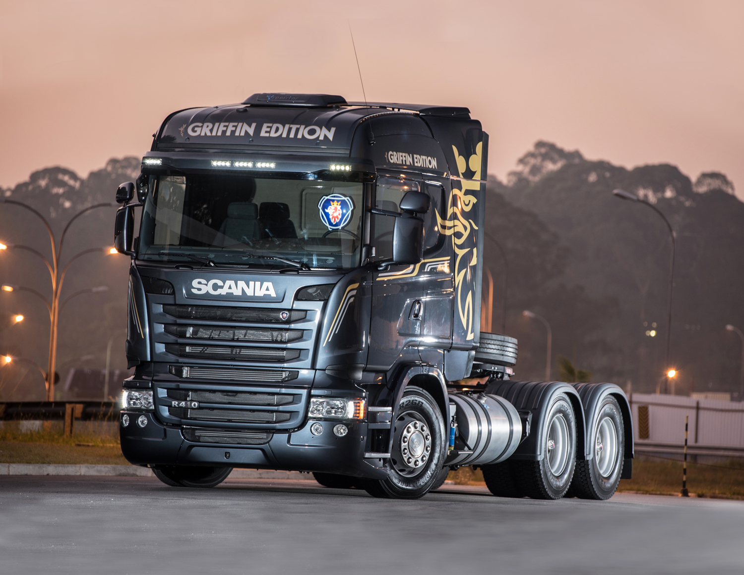 Scania lanza en Uruguay su camión GRIFFIN EDITION: La leyenda surge en las carreteras