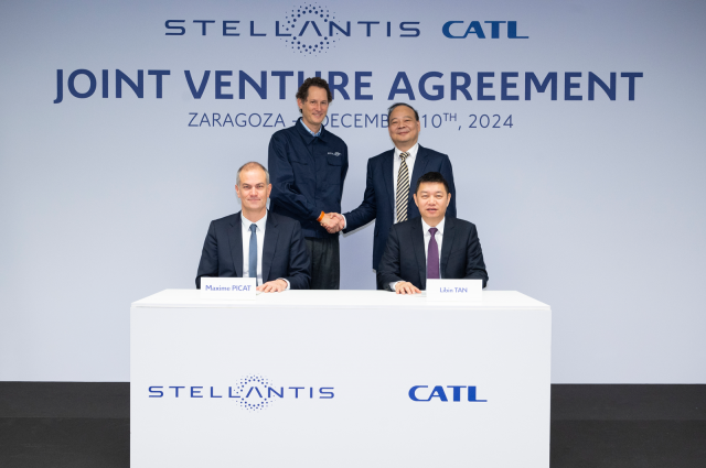 Stellantis y CATL invertirán hasta 4.100 millones de euros en una empresa conjunta para construir una planta de baterías LFP a gran escala en España