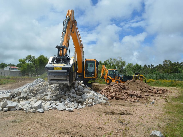 Hyundai con novedades y demostraciones: dos nuevas palas cargadoras y trituradoras MB Crusher