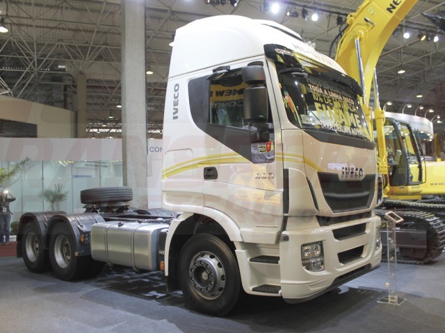 M&T EXPO 2015, BRASIL: Iveco, versatilidad de  camiones semi y pesados 