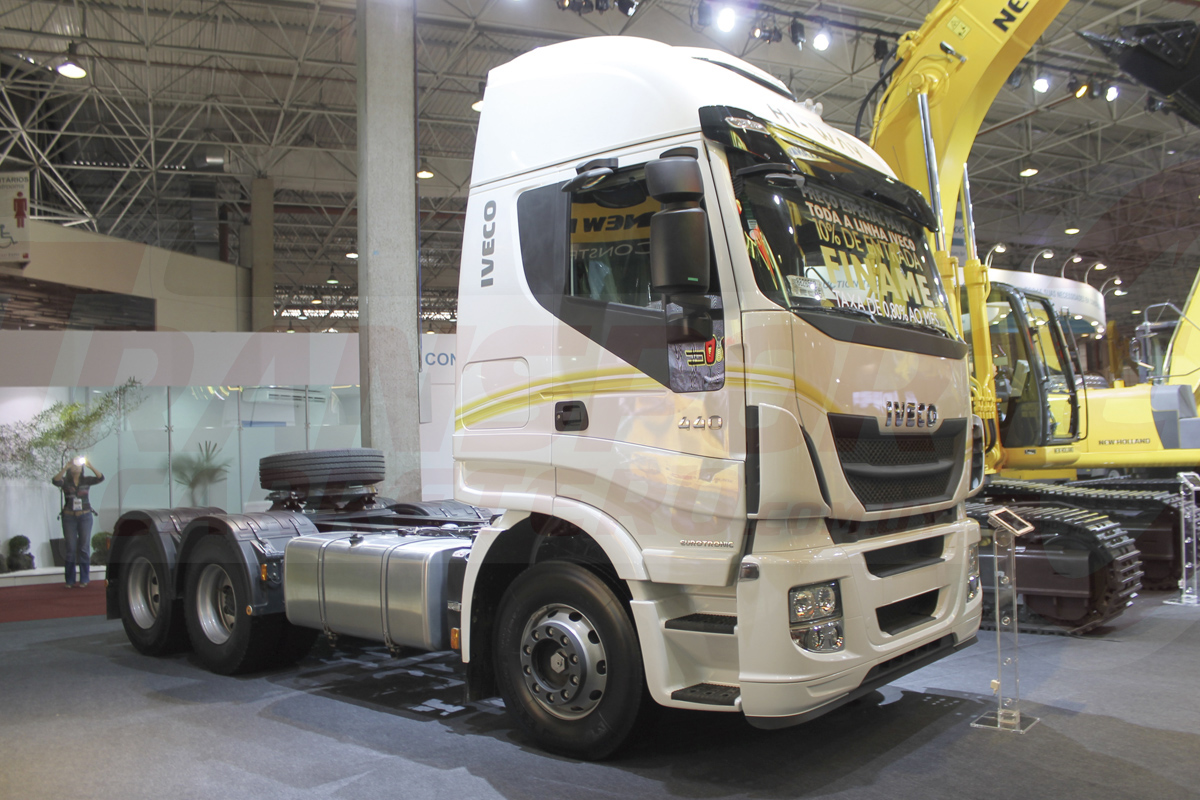 M&T EXPO 2015, BRASIL: Iveco, versatilidad de  camiones semi y pesados 