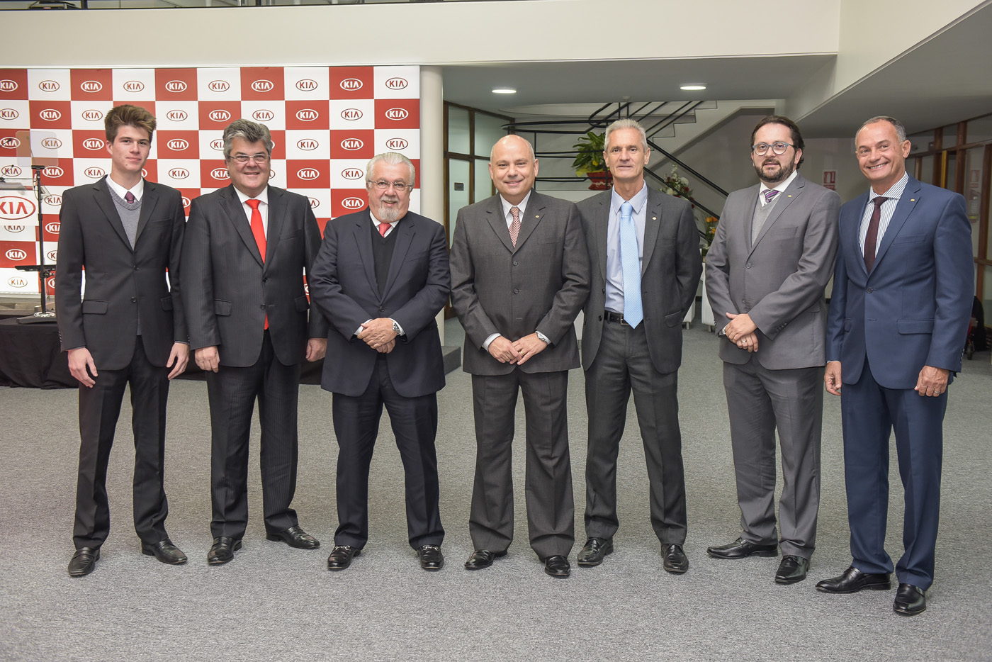 Grupo Gandini inaugura nueva sede de Kia Motors en Montevideo
