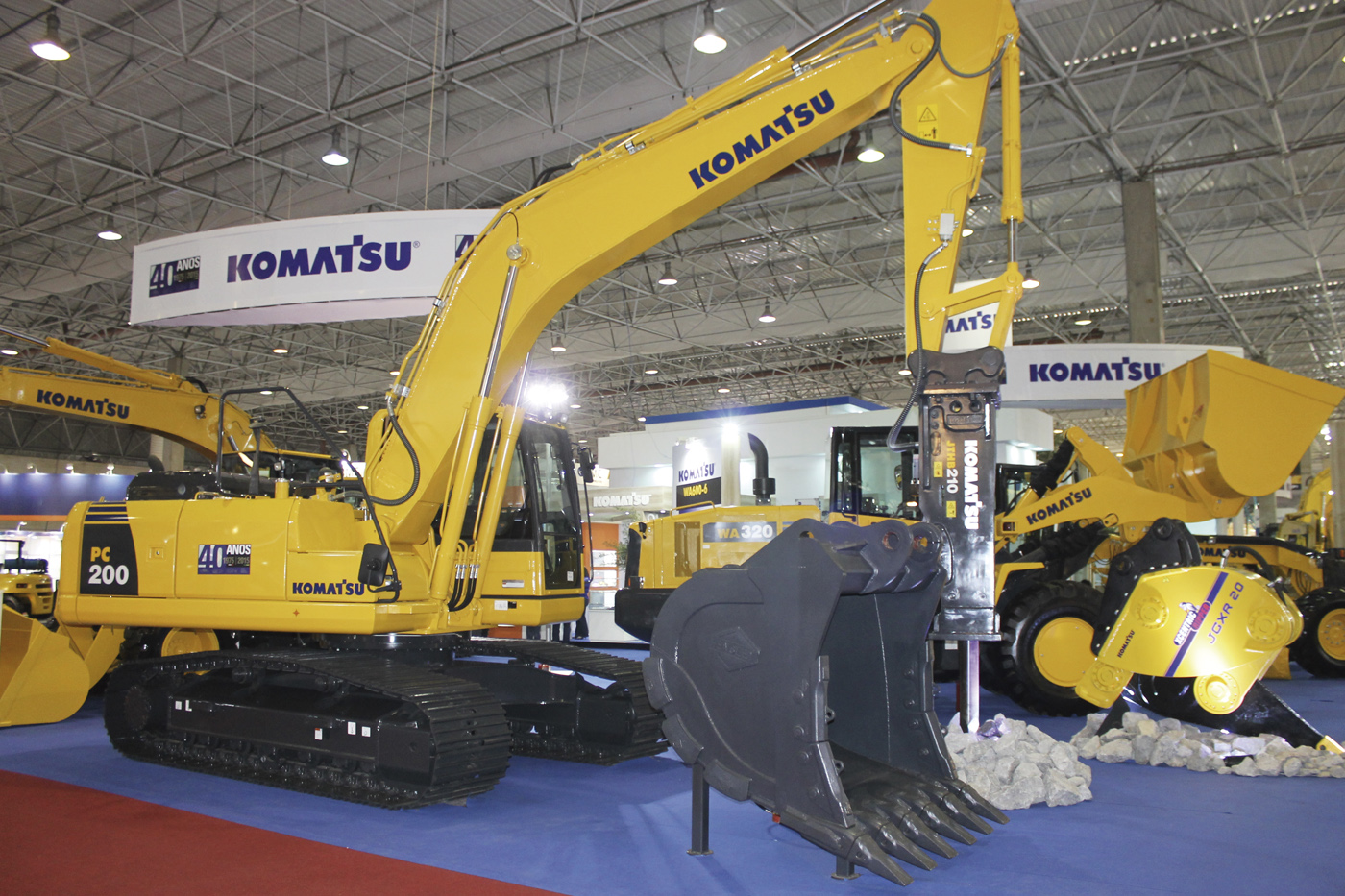 M&T EXPO 2015: Komatsu presentó nuevo bulldozer de ruedas