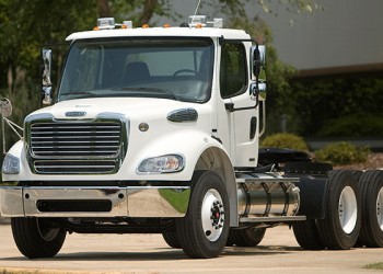 FREIGHTLINER M2 112 Tractor (410 HP)