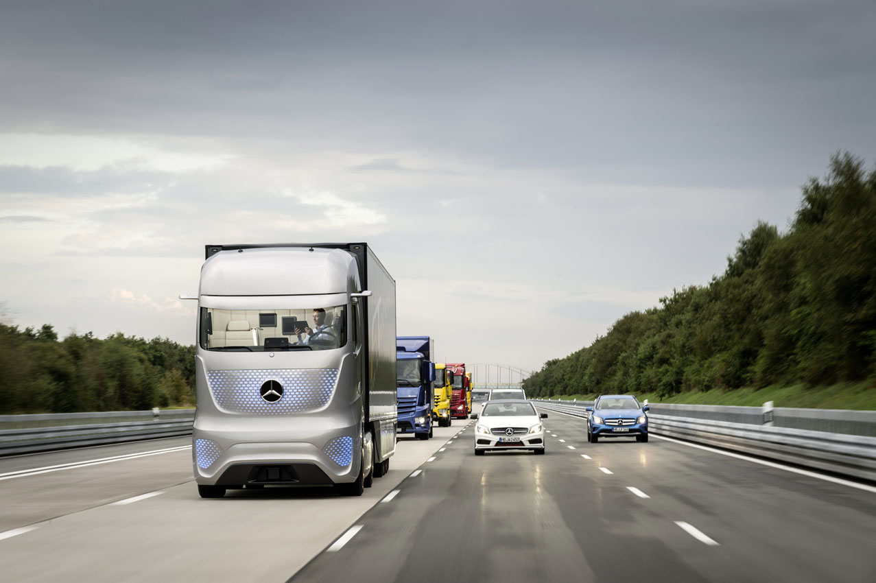 Mercedes-Benz Future Truck 2025: el camión que conduce solo presenta su diseño