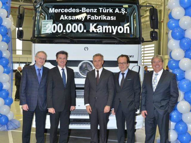 Mercedes-Benz Trucks produce el camión número 200.000 construido en la planta de Aksaray (Turquía)