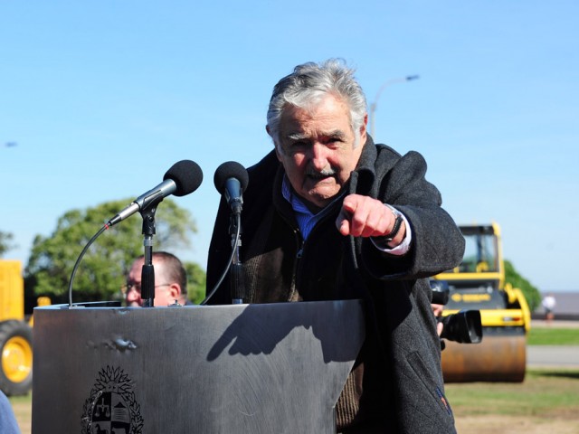 Mujica aboga por crear regiones en Uruguay para trabajar en caminería y enseñanza