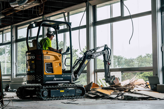 Volvo CE protagoniza la primera demolición realizada con máquinas totalmente eléctricas en el mundo Volvo CE protagoniza la primera demolición realizada con máquinas totalmente eléctricas en el mundo