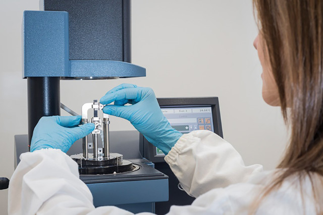 Vipal lanza la tecnología V® SUPER HYBRID y eleva el rendimiento de los neumáticos en terrenos mixtos. Vipal lanza la tecnología V® SUPER HYBRID y eleva el rendimiento de los neumáticos en terrenos mixtos.