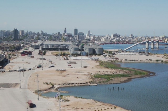 Montevideo: El Puerto que Impulsa el Comercio Regional y Global en el Atlántico Sur