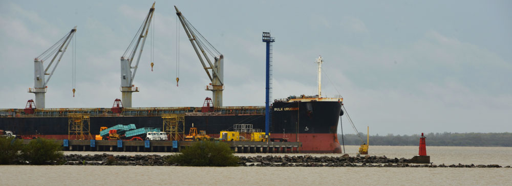 MTOP trabaja en mejora de accesos al puerto y ordenamiento en circulación de camiones en Nueva Palmira