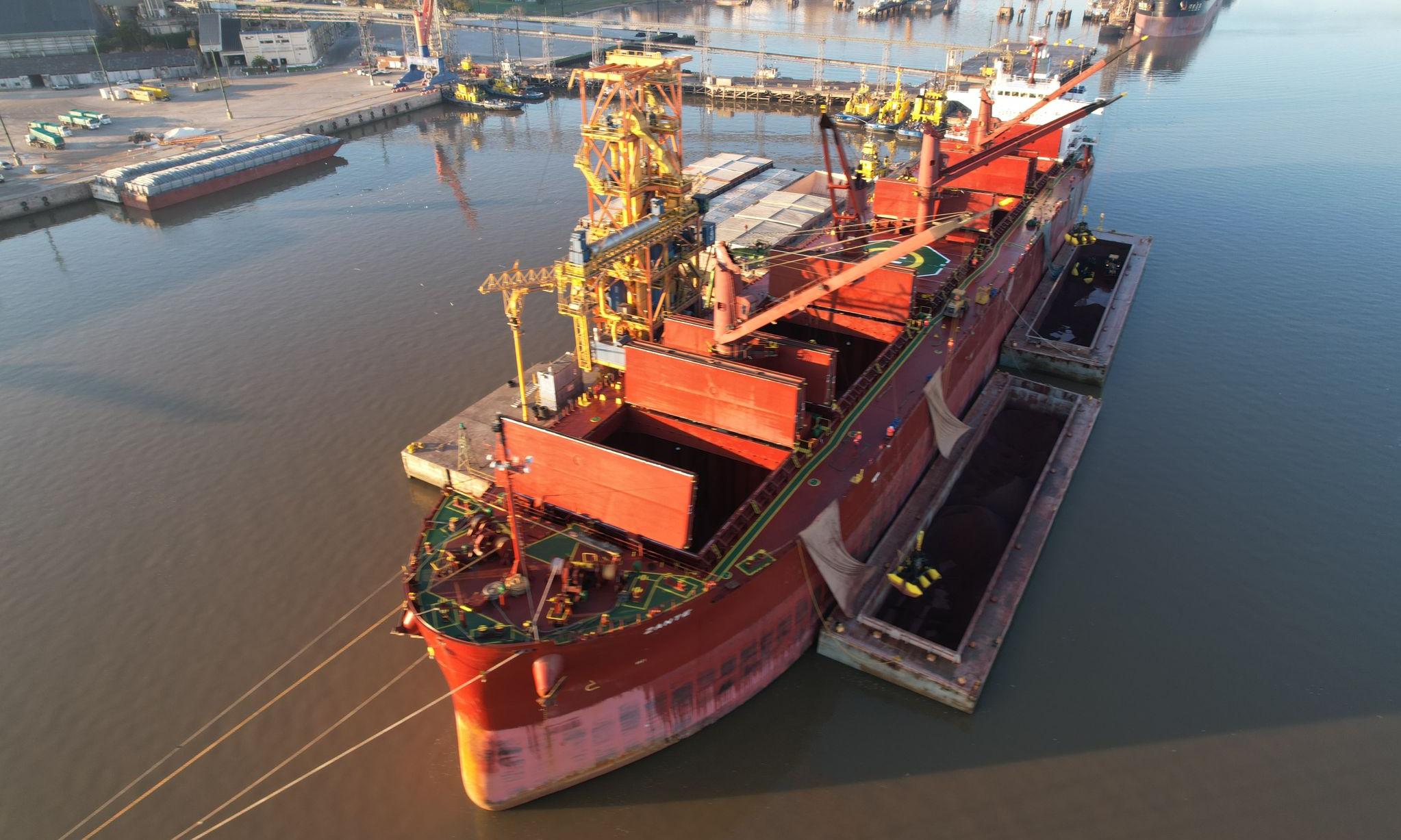 Puerto de Nueva Palmira superó las expectativas en tráfico de mineral de hierro
