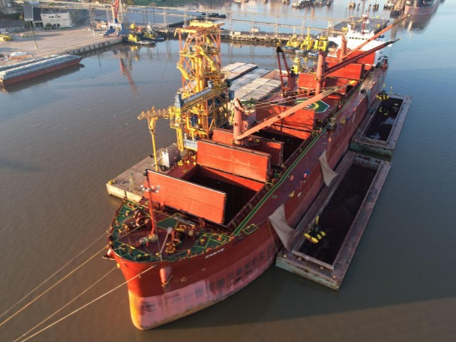 Puerto de Nueva Palmira superó las expectativas en tráfico de mineral de hierro