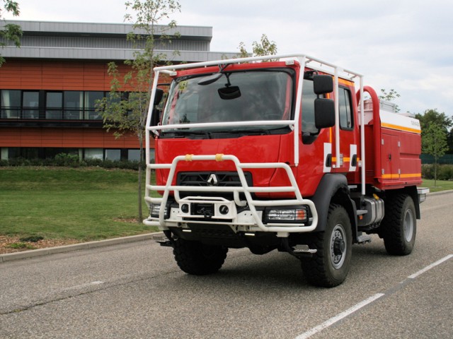 Renault Trucks presentó su nueva gama incendio en el Congreso de Bomberos de Francia