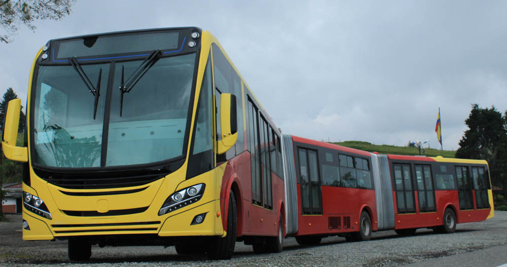 SCANIA presenta el primer bus biarticulado del mundo impulsado a gas natural