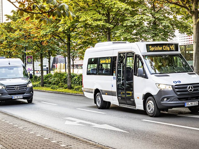 Europa: Dos adiciones bienvenidas a los minibuses que llevan la estrella de tres puntas, Sprinter Transfer 45 y Sprinter City 45